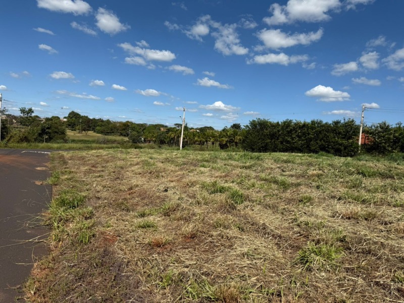 LOTE 002 1 Terreno Lote 5 da Quadra 2 do Loteamento Papini e Barreto, localizado em Américo De Campos - SP