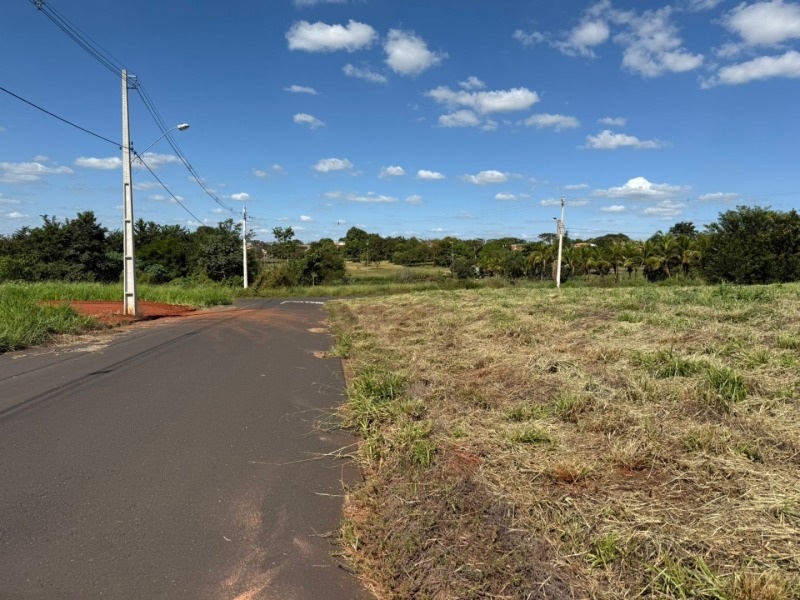 LOTE 008 1 Terreno Lote 18 da Quadra 04, localizado em Américo De Campos - SP