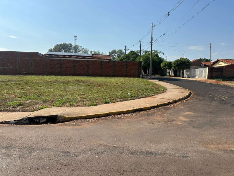 Terreno no Núcleo Dorival Docusse (foto 1 de 4)